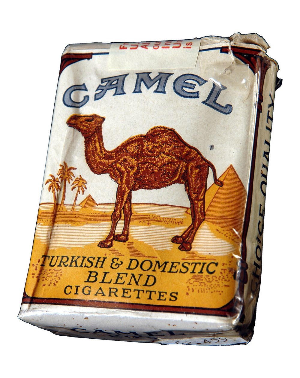 Historisches Softpack Camel „Turkish & Domestic Blend“ mit Dromedar, Palmen und Pyramiden, USA, 1940–1945 (Museumsobjekt, Museum Rotterdam)